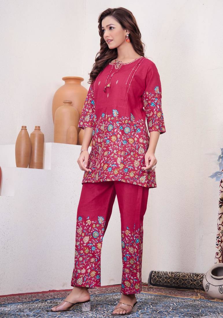 Hot pink cotton blend embroidered kurta sets