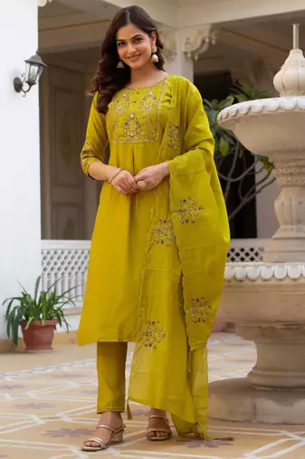 Lime green silk blend embroidered kurta sets