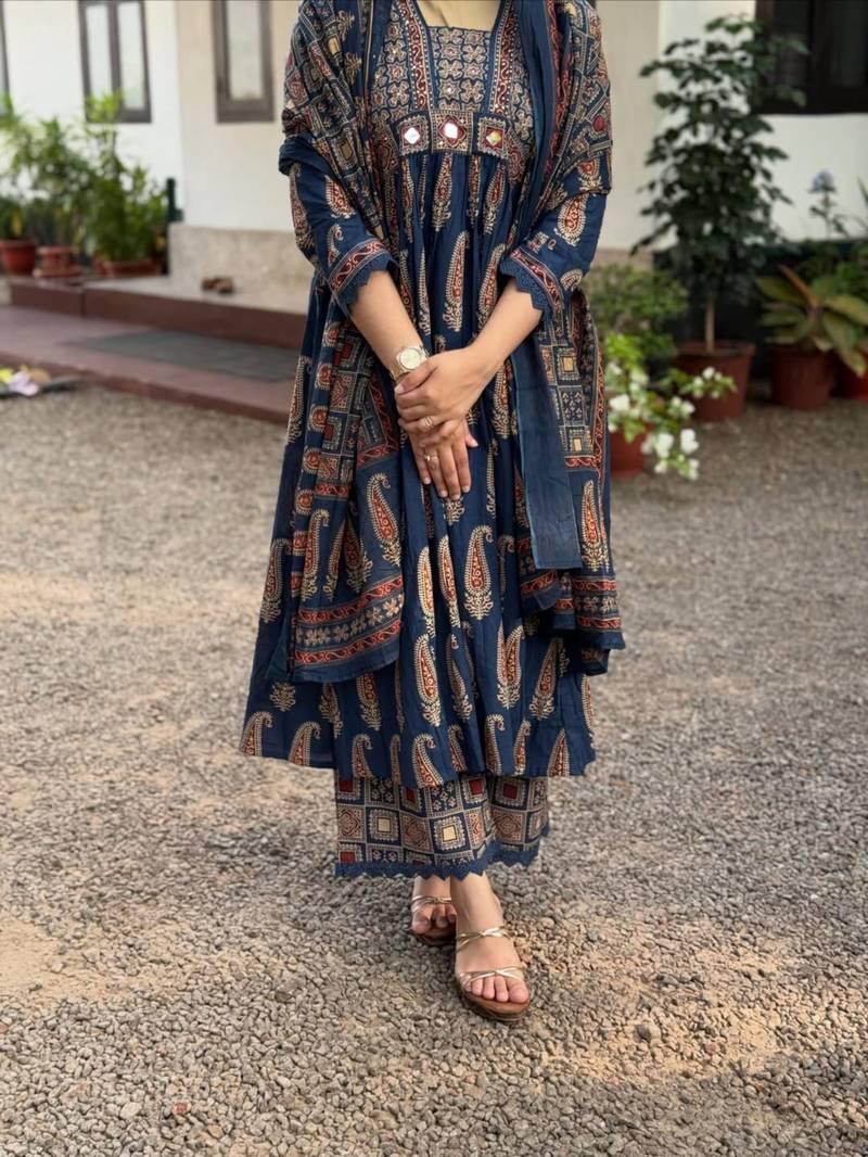 Navy blue cotton blend printed kurta sets