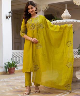 Lime green silk blend embroidered kurta sets 4