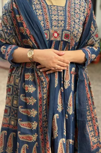 Navy blue cotton blend printed kurta sets