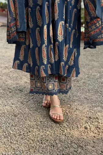 Navy blue cotton blend printed kurta sets