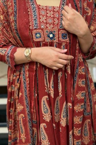 Brown cotton blend printed kurta sets
