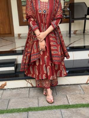 Brown cotton blend printed kurta sets 4