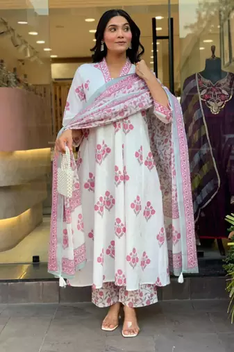 White cotton blend printed kurta sets