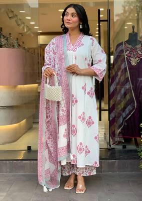 White cotton blend printed kurta sets 4