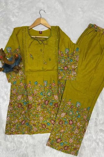 Lime green cotton blend embroidered kurta sets