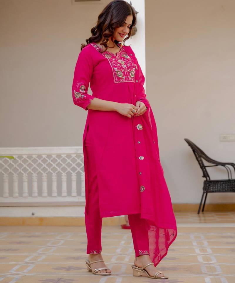 Pink silk blend embroidered kurta sets