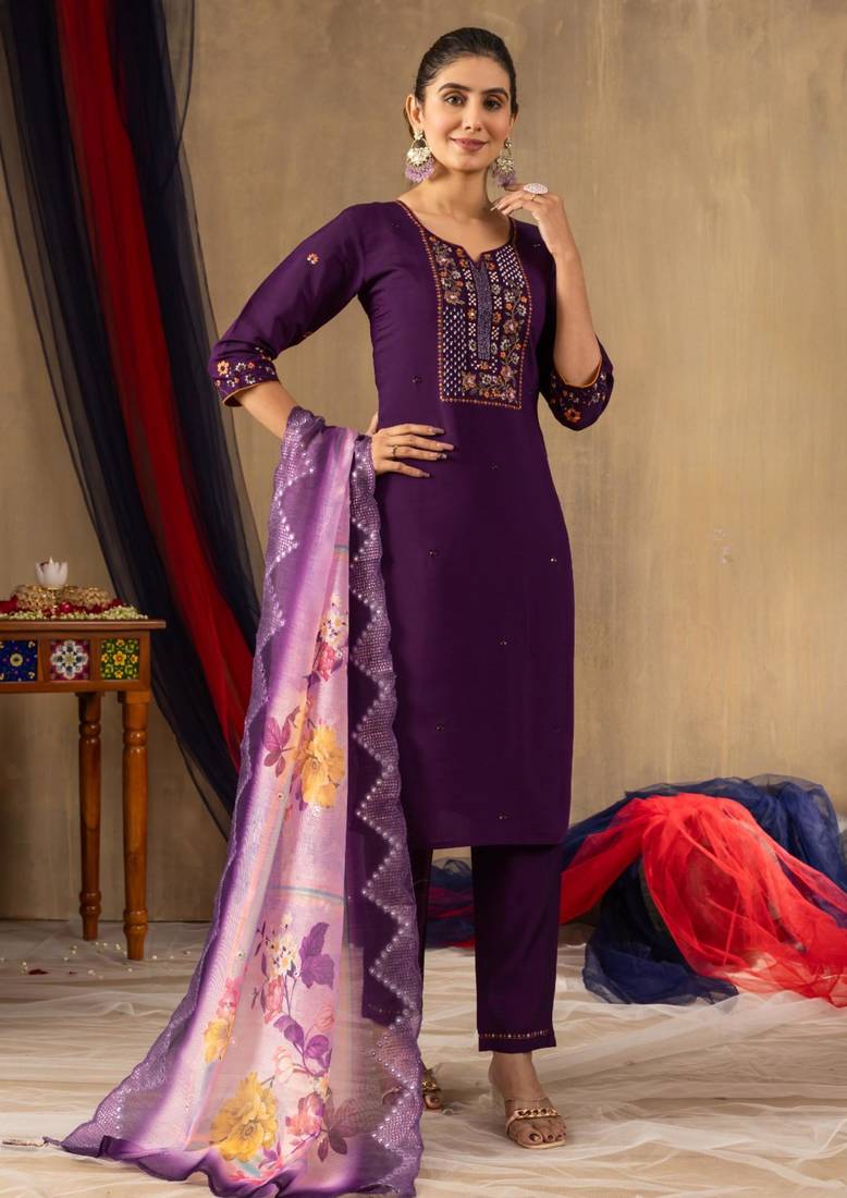 Teal green silk blend embroidered kurta sets
