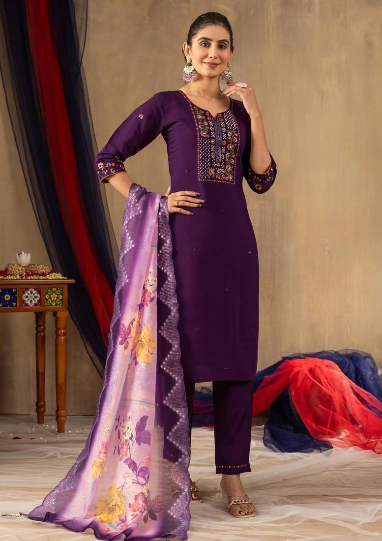 Purple silk blend embroidered kurta sets