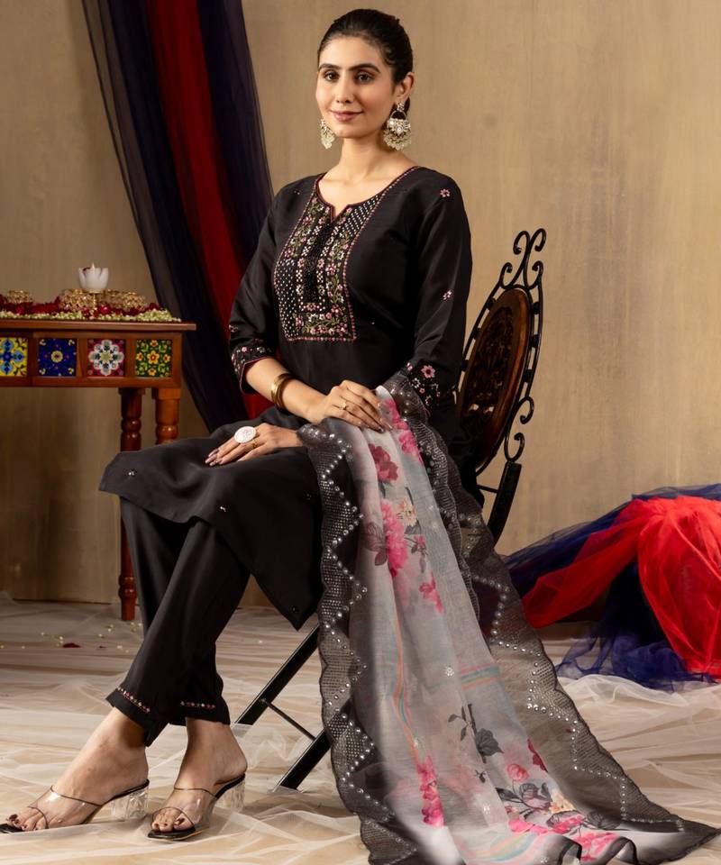 Black silk blend embroidered kurta sets