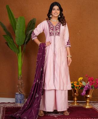 Lavender silk blend embroidered kurta sets 1