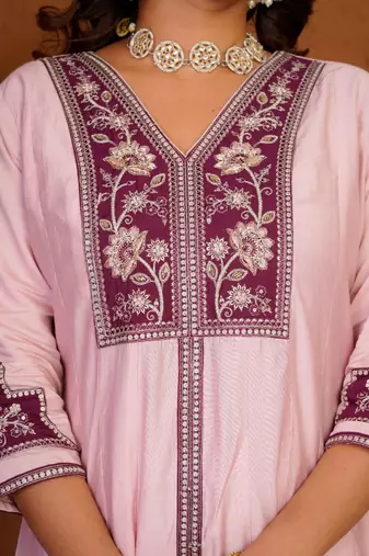 Lavender silk blend embroidered kurta sets