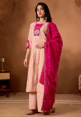 Peach silk blend embroidered kurta sets 3
