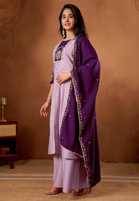 Lavender silk blend embroidered kurta sets 3