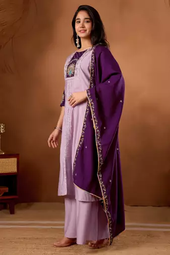 Lavender silk blend embroidered kurta sets