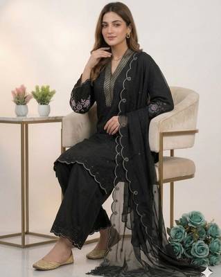 Black chanderi embroidered kurta sets 2