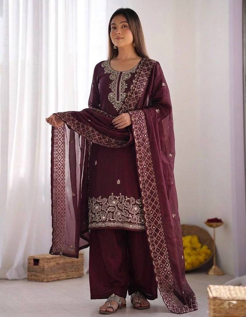 Womens new trendy stylish  embroidery beads work kurta set
