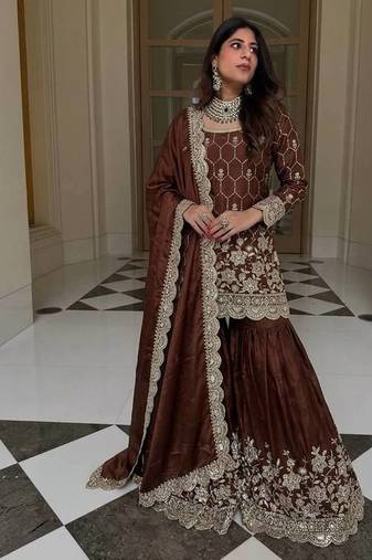 New trendy latest designer embroidery kurta set