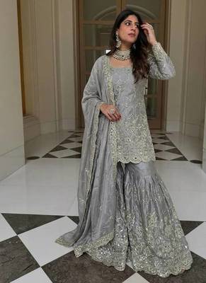 New trendy latest  embroidery kurta set 1