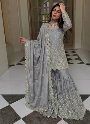 New trendy latest  embroidery kurta set 2