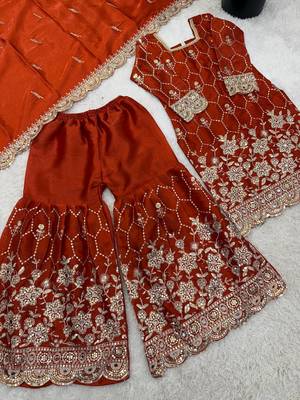 New trendy latest  embroidery kurta set 4