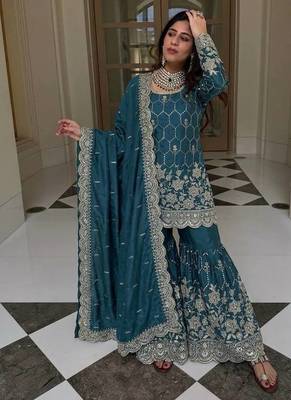 New trendy latest  embroidery kurta set 2