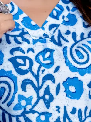 Floral printed  cotton v neck kurta trouser and dupatta set 4