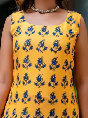 Floral printed  cotton round neck kurta trouser and dupatta set 4