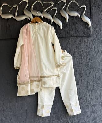 Off white embroidered cotton silk kurti set 3