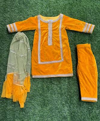Mustard yellow embroidered velvet kurti set 3