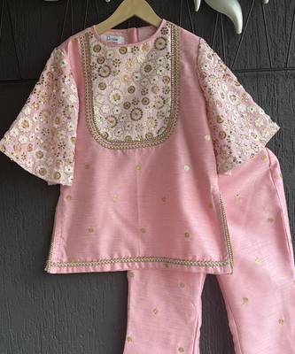 Baby pink embroidered silk kurti set 2