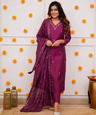 Wine viscose chanderi embroidered kurta pant set with chanderi dupatta 2