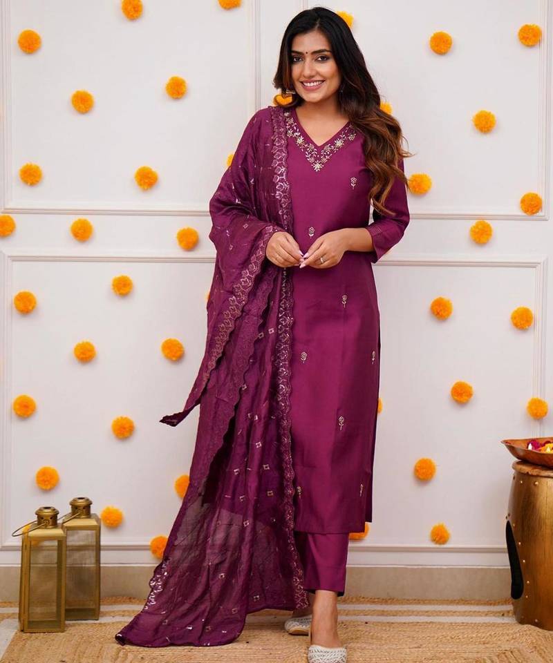 Wine viscose chanderi embroidered kurta pant set with chanderi dupatta