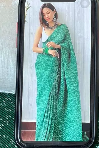 green bandhani georgette saree with unstitched blouse