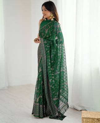 green foil print georgette saree with unstitched blouse 4
