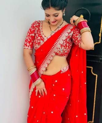 red embroidered georgette saree with unstitched blouse 4