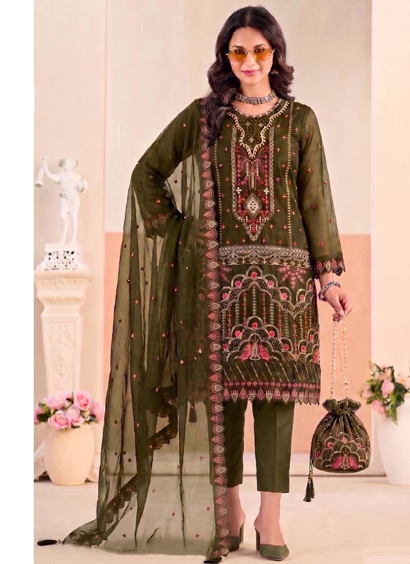 Mahendi pakistani crunchy silk heavy salwar kameez for women