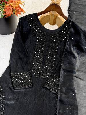 Black Beads Embroidered kurta set 3