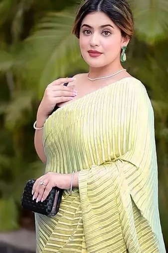 yellow ombre chinnon saree with unstitched blouse