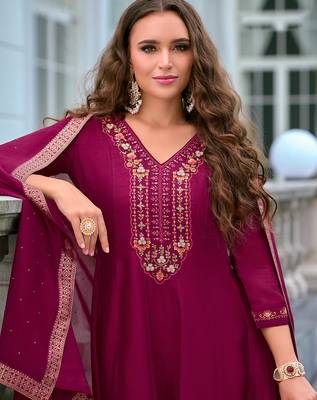 Floral embroidered silk v neck kurta trouser & dupatta set 3