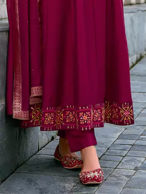 Floral embroidered silk v neck kurta trouser & dupatta set 4