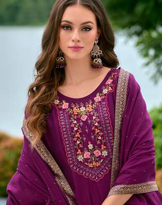 Floral embroidered silk v neck kurta trouser & dupatta set 3