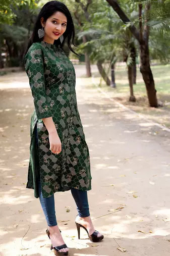 Women's rayon printed designer handprinted kurtis