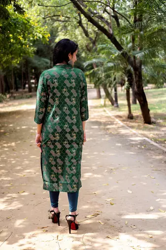 Women's rayon printed designer handprinted kurtis
