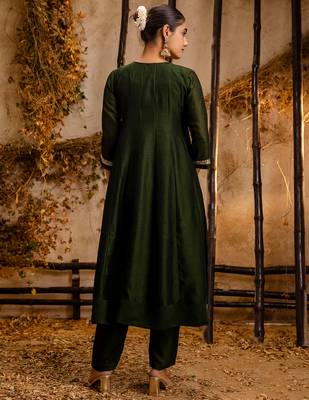 Floral embroidered silk round neck kurta trouser & dupatta set 3