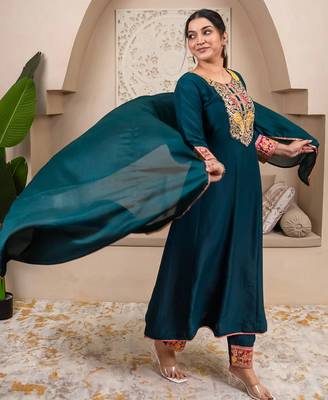 Floral embroidered viscose rayon round neck kurta trouser & dupatta set 4