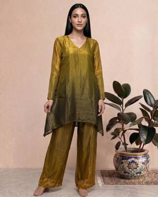 Mehendi fendi silk tie and dye short kurta with pant 1