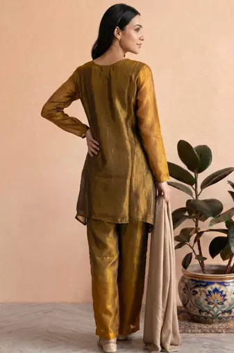 Mehendi fendi silk tie and dye short kurta with pant