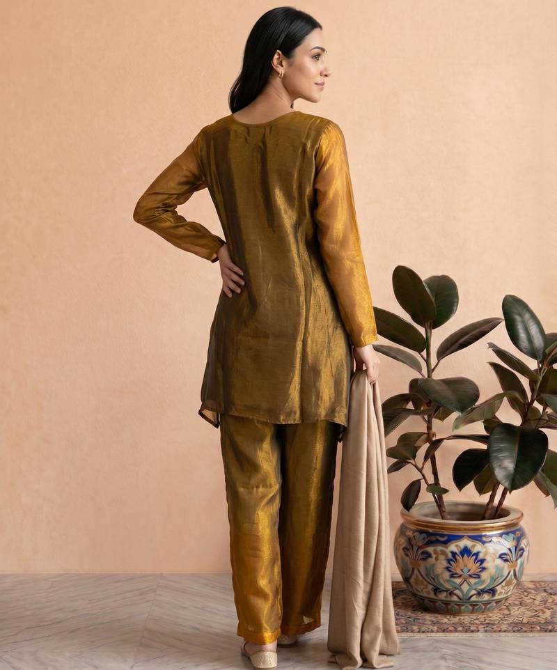 Mehendi fendi silk tie and dye short kurta with pant
